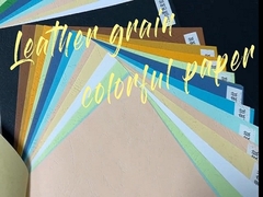 Kertas tekstur warna-warni Papan Butir Kulit 150gsm 230gsm untuk kerajinan penjilidan
