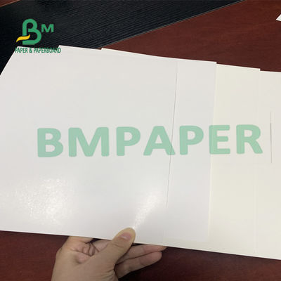 Virgin Wood Pulp White Cardboard Paper Sheet Halus Untuk Kartu Undangan 610mm X 860mm