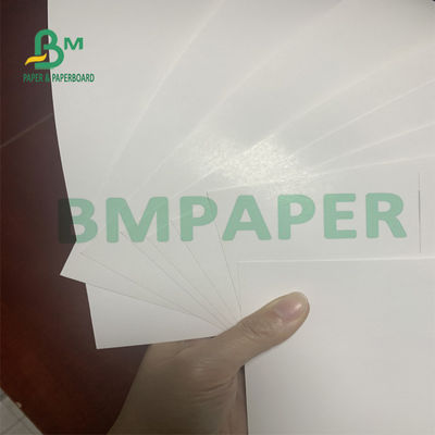 Virgin Wood Pulp White Cardboard Paper Sheet Halus Untuk Kartu Undangan 610mm X 860mm