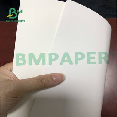 Virgin Wood Pulp White Cardboard Paper Sheet Halus Untuk Kartu Undangan 610mm X 860mm