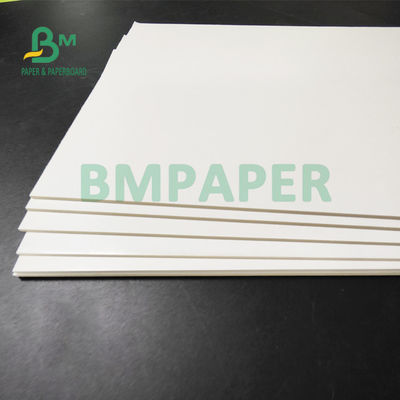 Karton Putih Solid 1.5mm 2mm Untuk Kemasan Konsumen Kekakuan Tinggi