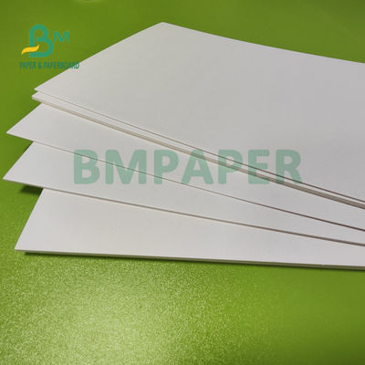 0.9mm 1.4mm Papan Kertas Tidak Dilapisi Untuk Penyerap Air Hotel 69 X 97cm