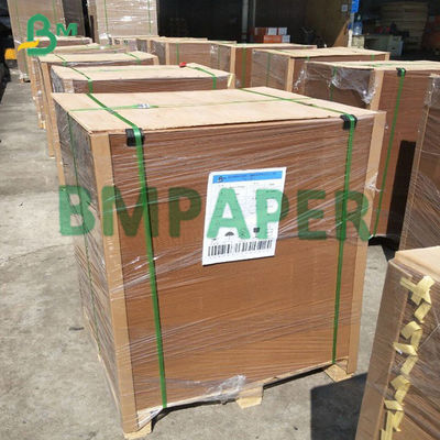 Kertas Papan Kraft Liner Daur Ulang Kekakuan Keras 100gsm - 200gsm