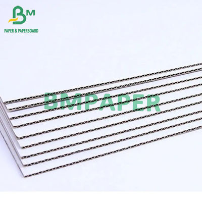 2 Lapisan Papan Bergelombang Putih E Flute F Flute 1mm 1.2mm 1.5mm 1.6mm Tebal