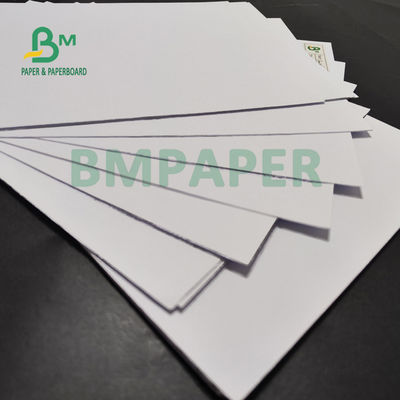 200gsm 250gsm Woodfree Papan Kertas Tidak Dilapisi Untuk Brosur 720mm X 1020mm