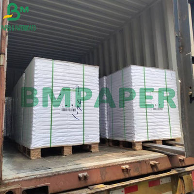360g 25 × 38 '' Kertas Gloss Putih C2S Sampul Sisi Ganda Dilapisi Untuk Hangtag