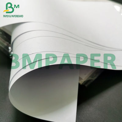 55gsm 60gsm Pencetakan Offset Kertas Woodfree Tidak Dilapisi Kecerahan Tinggi Ringan