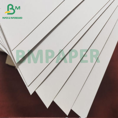 Dapat didaur ulang 400gsm Sepenuhnya Dilapisi Chipboard Berjajar Putih Abu-abu Kembali