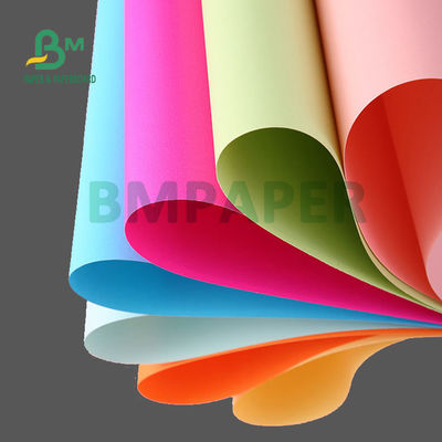 100 - 250gsm Warna Merah Kertas Bristol Tidak Dilapisi Untuk Kerajinan DIY 1350mm Gambar Yang Jelas