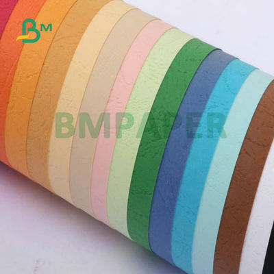 Hijau Biru Merah 230gsm 260gsm Kulit Tekstur Kertas Embossed Untuk Sampul Buku 31x43 inci