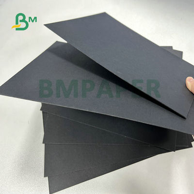 2mm 2.5mm 3mm Ketahanan yang baik Kardus hitam kaku normal untuk paket hadiah 35 x 47 inci
