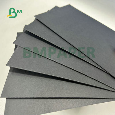 2mm 2.5mm 3mm Ketahanan yang baik Kardus hitam kaku normal untuk paket hadiah 35 x 47 inci