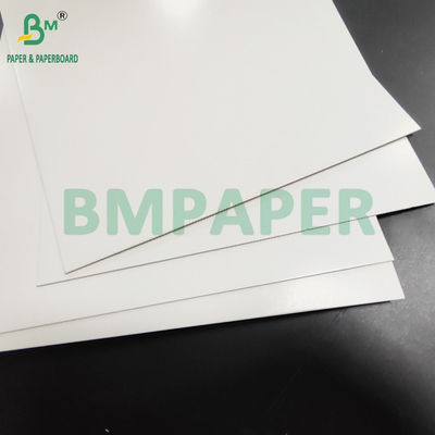 1MM 1.5MM Putih Lapisan Triplex Paper Board Untuk Kotak Pakaian 24 x 36inches