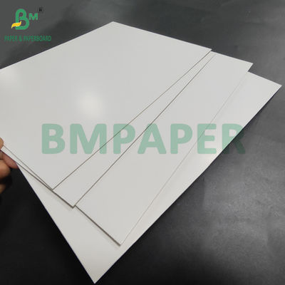 1MM 1.5MM Putih Lapisan Triplex Paper Board Untuk Kotak Pakaian 24 x 36inches