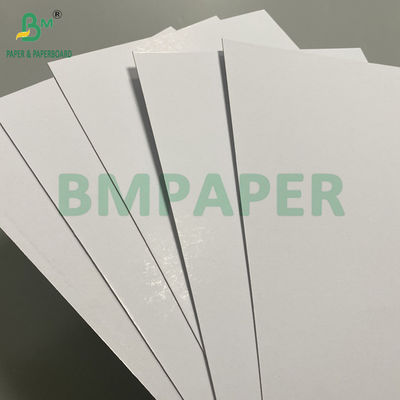 1mm 820g White Cardboard Dengan Grey Tengah 2 Lapisan Laminated Cardboard 31 &quot;X 43&quot;