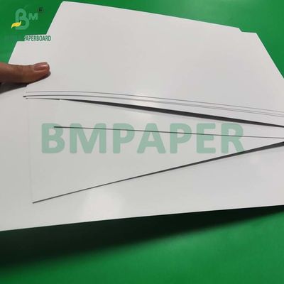 100lb 270GSM C2S Gloss Cover Untuk Majalah 12' x 18' Superior Gambar Asam Bebas