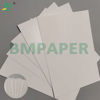 Kertas Inti Hitam Lemparan Tinggi Lempar Kartu Bertahan Bermain 450 * 320mm