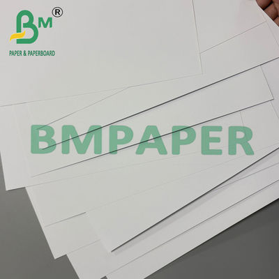 180g Putih Tidak dilapisi Woodfree Paper Cream Cardboard Dengan permukaan halus 70 * 100cm