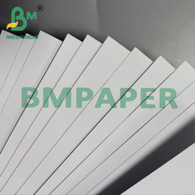 180g Putih Tidak dilapisi Woodfree Paper Cream Cardboard Dengan permukaan halus 70 * 100cm