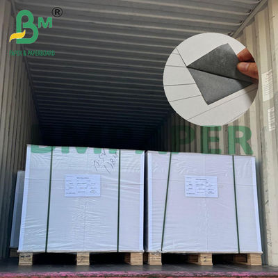 300g Black Core Glassed Finish Material Kartu bermain kertas 494 x 685mm