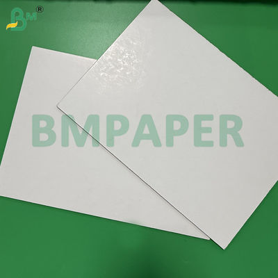 Papan Display Putih Terbuat dari Pulp Kayu 3mm Untuk POS Indoor Cetak 1220 X 2440mm