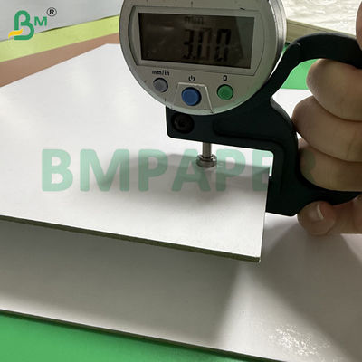 Papan Display Putih Terbuat dari Pulp Kayu 3mm Untuk POS Indoor Cetak 1220 X 2440mm