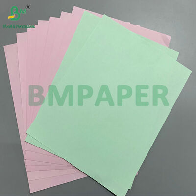 Rendering Warna Tinggi 48gsm 55gsm Karbonless Paper Untuk Membuat Bentuk Berempat Bagian Karbonless