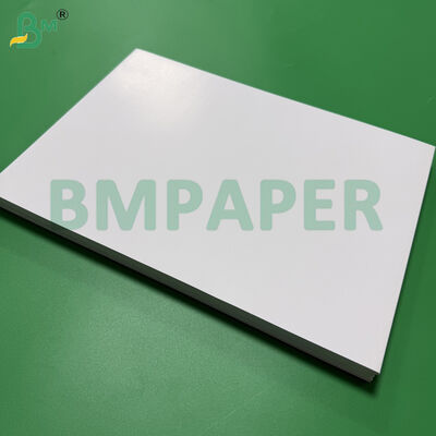Kertas Berlapis Satu Sisi Premium 68lb 80lb C/1S Ukuran 25 inci X 38 inci Lembaran Kosong Putih