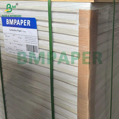 70G 80G Karbonless Paper Bagian atas wajah berwarna Bagian belakang wajah putih 70cm X 100cm