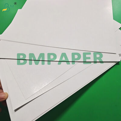 300GSM 310GSM Papan Kartu Bermain Permukaan Halus Inti Hitam 640 x 900mm